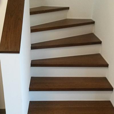 Treppe Zwei Holzarten